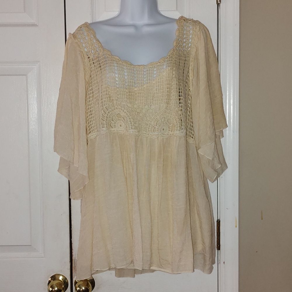 Adiva wide sleeve multi fabric style  cream crochet top blouse  Sz 2X